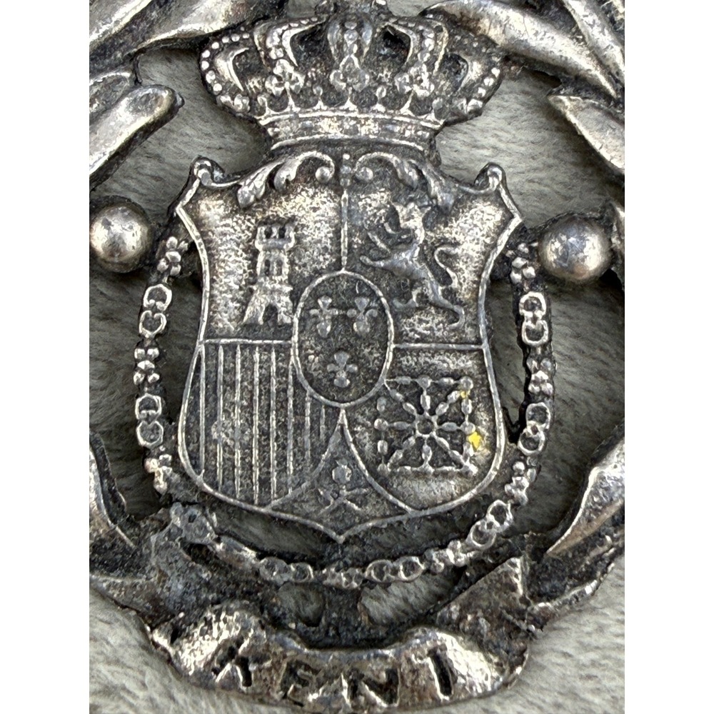 Vintage Estate Pendant Silver Tone Heraldic Kent XIV Coat of Arms Wreath - Picture 3 of 10